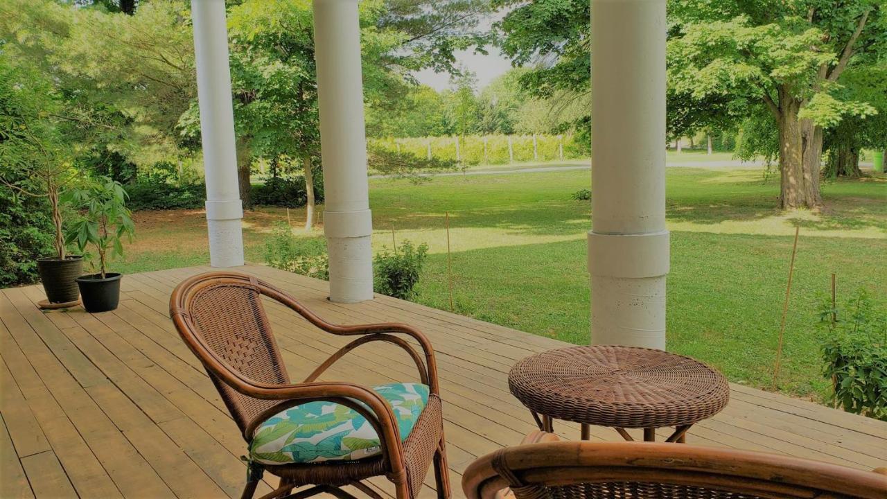 Auberge Du Vignoble Bromont Exterior photo